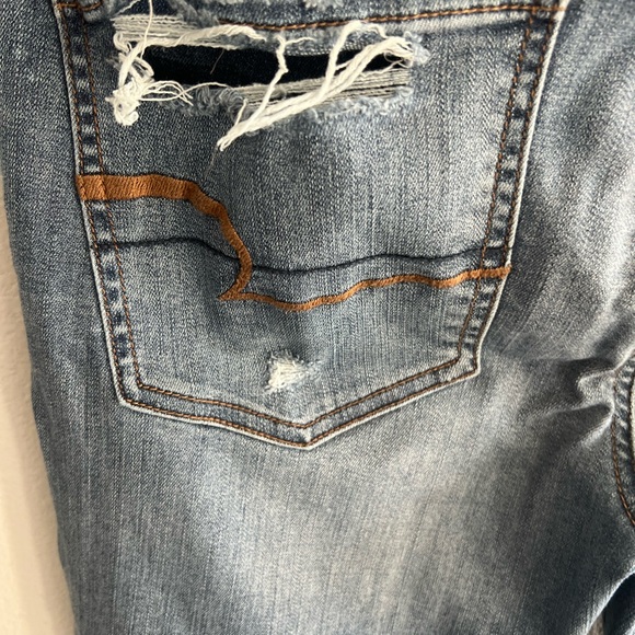 Distressed Blue Jeans - Picture 4 of 8